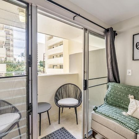 Bright & Cozy Condo Unit With Balcony! Honolulu Ngoại thất bức ảnh