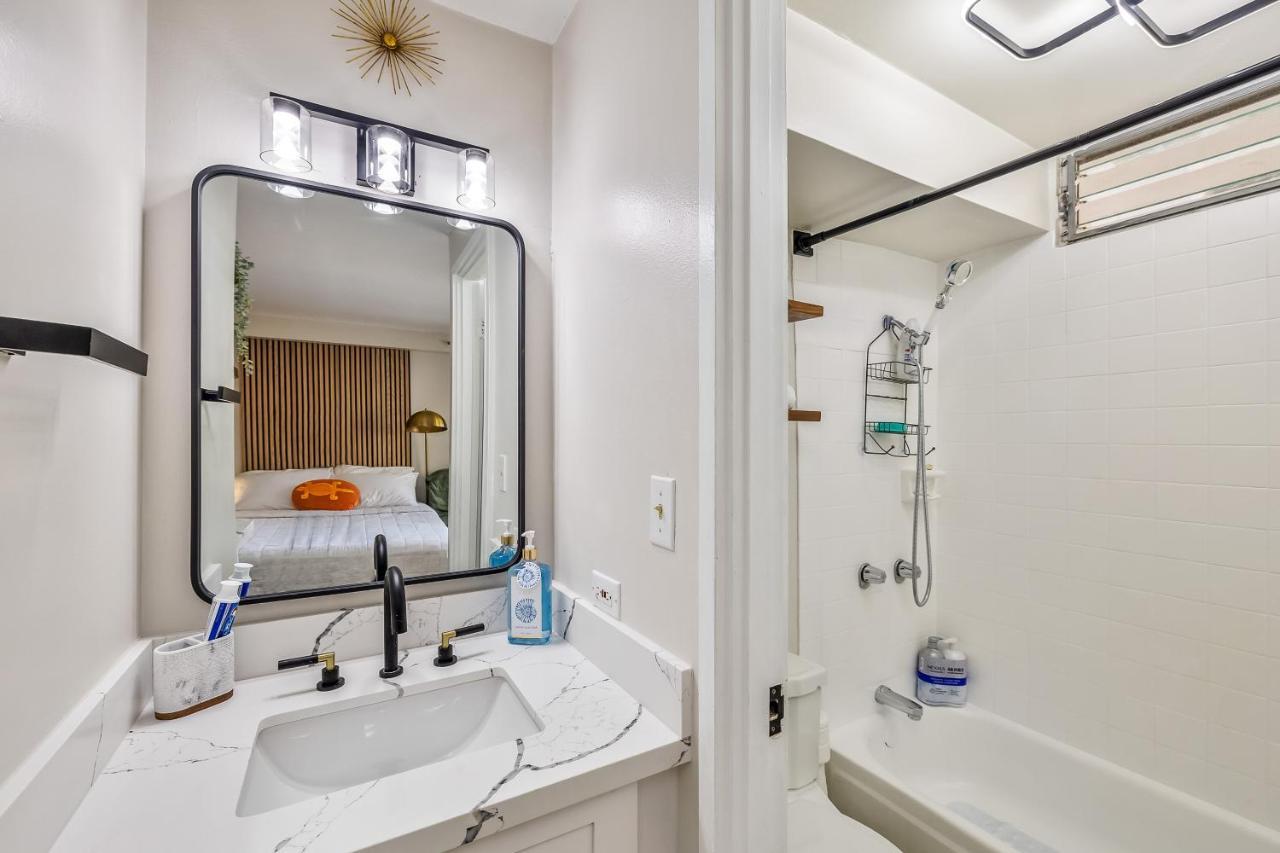 Bright & Cozy Condo Unit With Balcony! Honolulu Ngoại thất bức ảnh